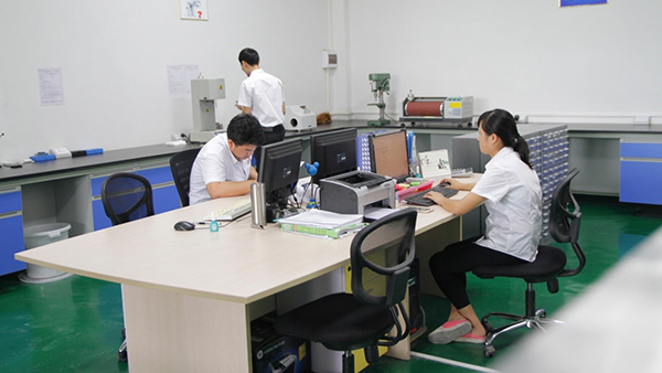 TPE注塑加工廠必備的資料包：TPE制品表面沒有光澤度。